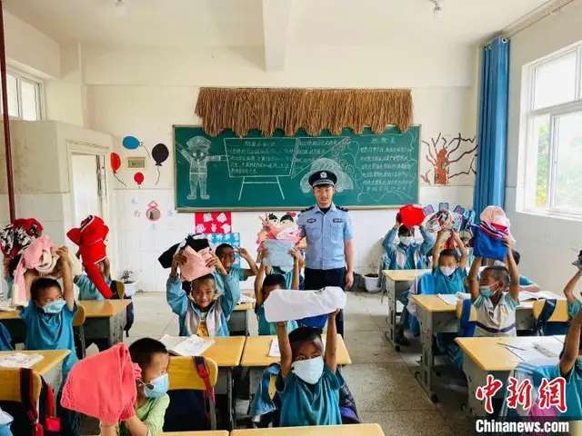 边民警捐资助学6年：从“谢谢大哥哥”到“谢谢警察叔叔”-1.jpg