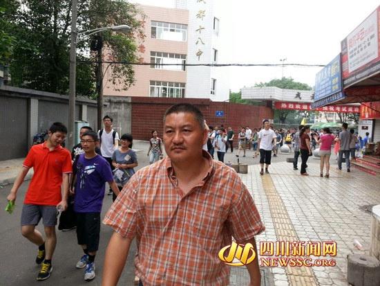 高考钉子户梁实第26次备考，目标川大：如早几年选文科，应该考上了-3.jpg