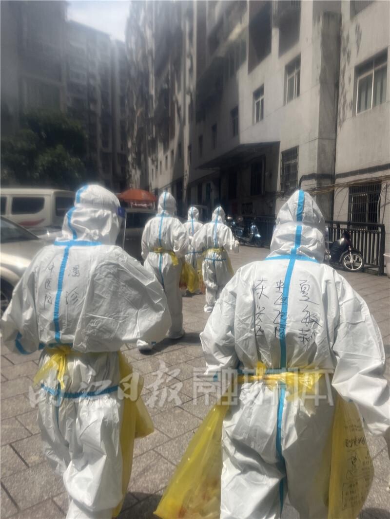 内自同城 | 爱未缺席！一别20天，内江抗疫护士高考最后一天赶回家为儿子做爱心餐-2.jpeg