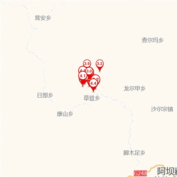 跑丢的鞋子、被扯下的门！四川地震60秒众生相:震懵了猫-1.jpg