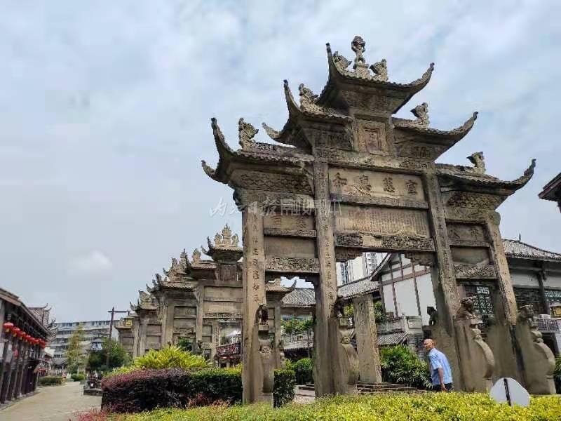 内自同城 | 硬件改造+软件提升，内江隆昌石牌坊旅游景区走上“精品”路线-1.jpg
