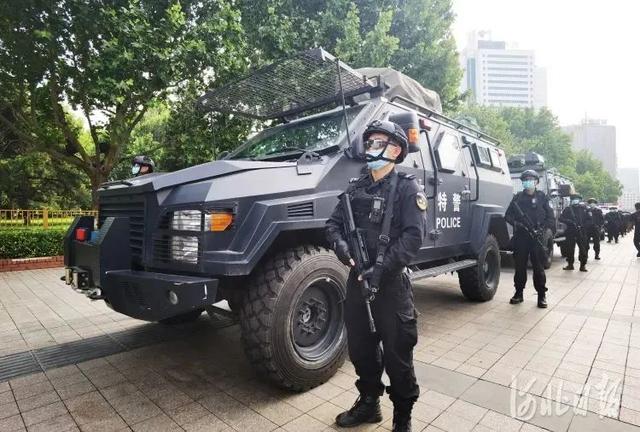 唐山市委书记、市长凌晨检查“雷霆风暴”行动：一步不能错、一天误不起-2.jpg