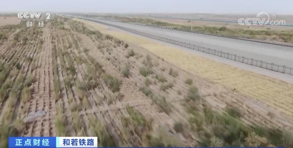 今日开通！世界首条环沙漠铁路线！有多壮观→-11.jpg