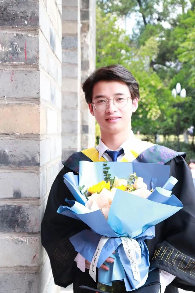 走出大凉山的“寒门”学子：与“自卑”和解，寻找自己的路-13.jpg