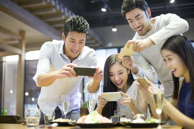 年轻人为什么「换不动」手机了？-2.jpg