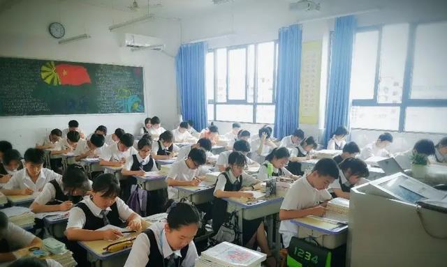 据中学班主任说，“潜在学霸”的分数，至少在95分以上-5.jpg