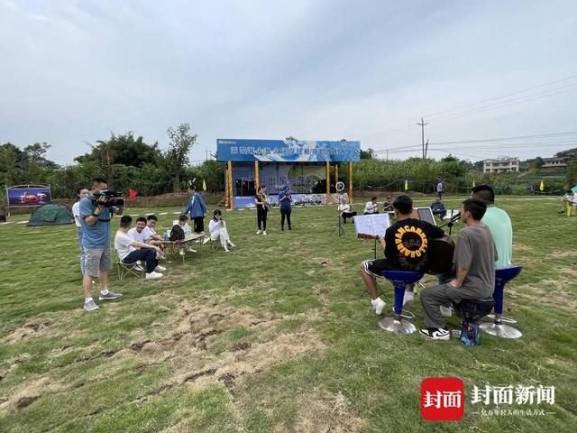 “信步沿滩·乡村露营季”活动在四川自贡沿滩火箭湖举行孤岛篝火水上鱼火锅吸引游客...-2.jpg