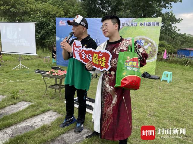 “信步沿滩·乡村露营季”活动在四川自贡沿滩火箭湖举行孤岛篝火水上鱼火锅吸引游客...-6.jpg