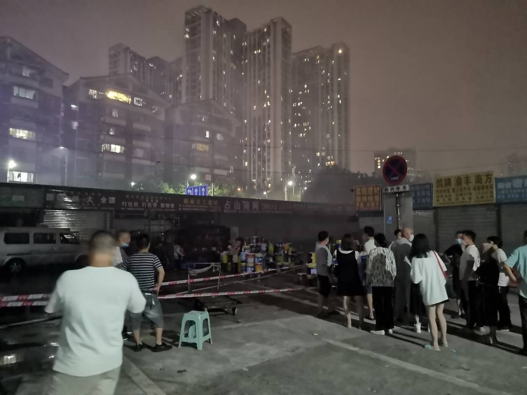 突发！重庆石桥铺渝州交易城发生火灾 因灾直接损失估计高达数千万元-3.jpg