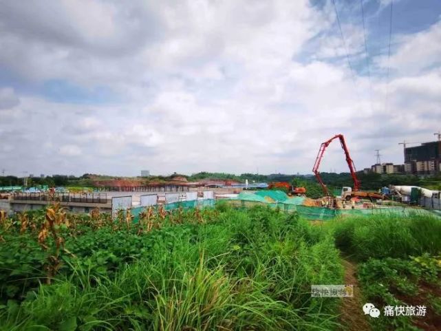 行走自贡：东部新城内宜高速永田跨线桥-1.jpg