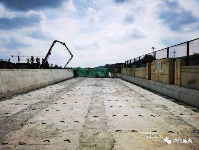 行走自贡：东部新城内宜高速永田跨线桥-7.jpg