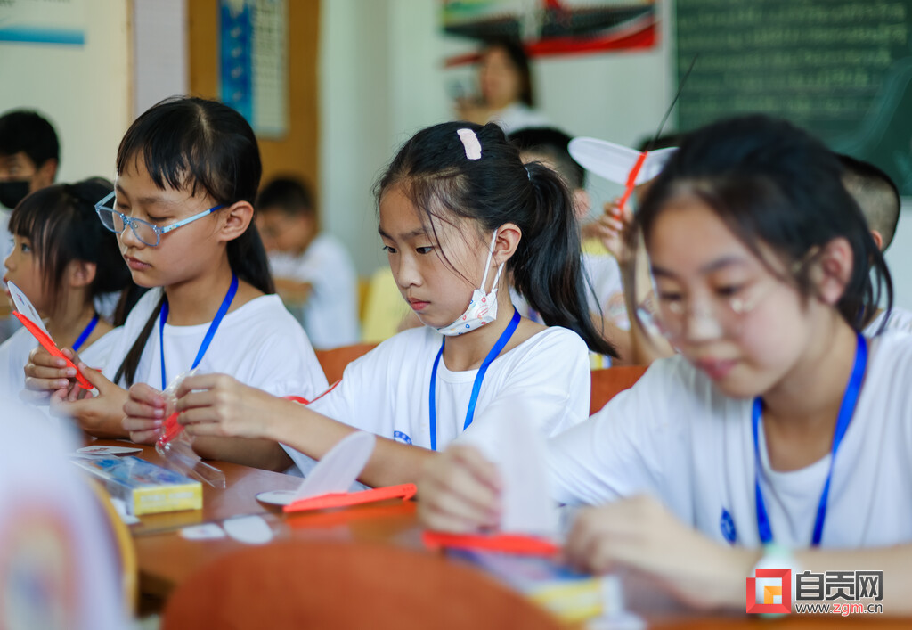 奔跑吧！少年！ 2022年四川省青少年航空航天科技体育交流活动在自贡举行-2.jpg