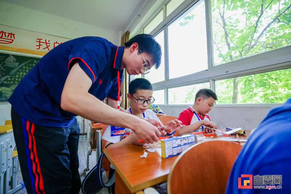 奔跑吧！少年！ 2022年四川省青少年航空航天科技体育交流活动在自贡举行-4.jpg