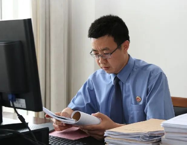为送女儿上大学，银行行长被骗26次，涉案金额高达3.5亿元-2.jpg