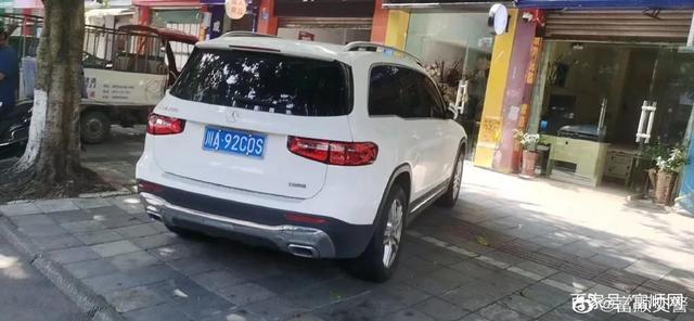 高清无码！富顺街头这些违停车辆被曝光，有你的爱车吗？-5.jpg