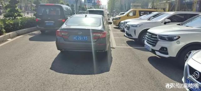 高清无码！富顺街头这些违停车辆被曝光，有你的爱车吗？-8.jpg