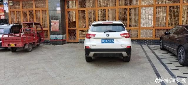 高清无码！富顺街头这些违停车辆被曝光，有你的爱车吗？-14.jpg