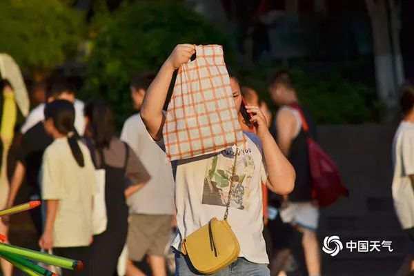 五问极端高温：已持续超30天，还要热多久？-2.jpg