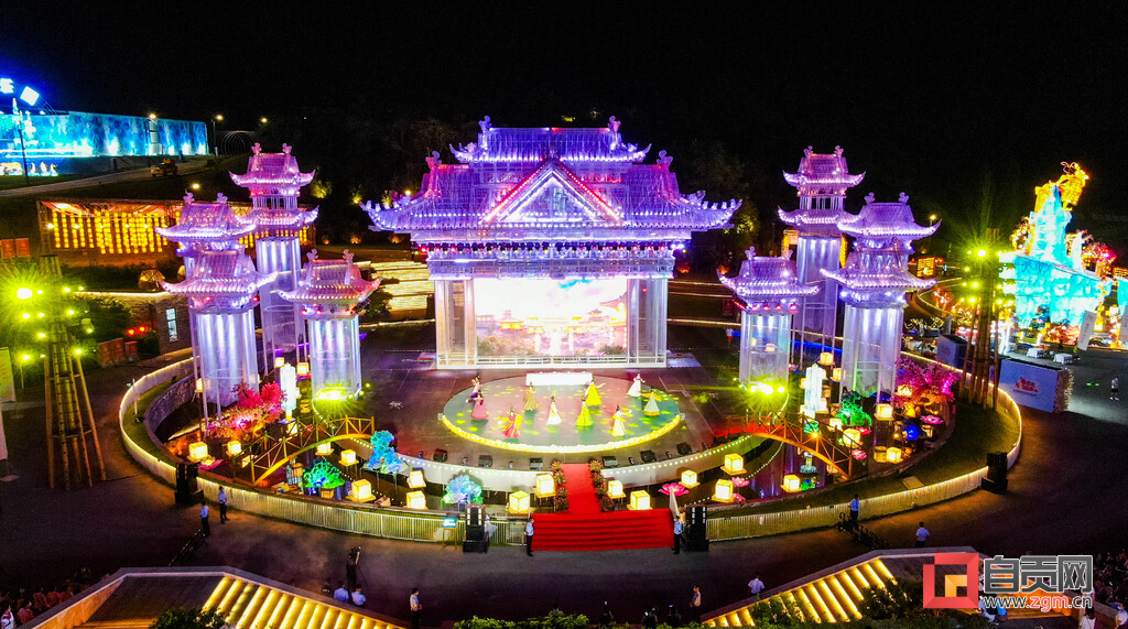 自贡彩灯璀璨消夏夜活动启动 曾洪扬宣布活动启动-4.jpg