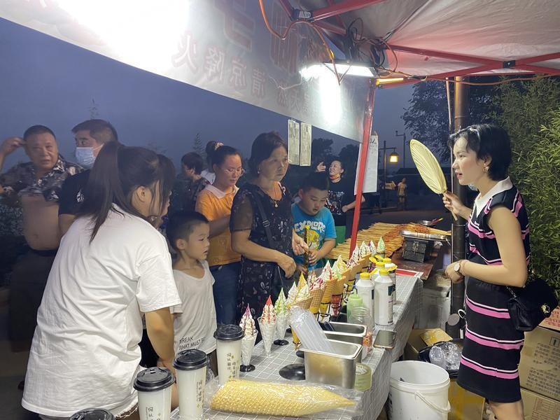 内自同城 | 观夜幕星河、住“太空舱”、赏劲歌热舞、品美味小吃、帐篷露营…快来隆昌...-2.jpeg