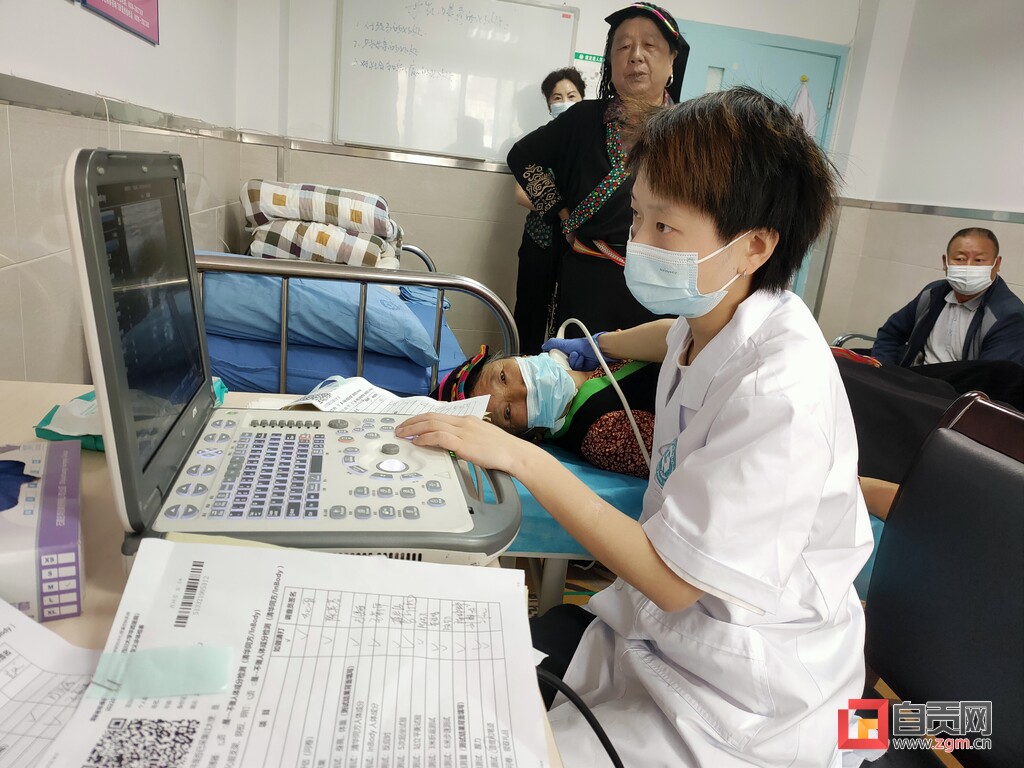 西南医科大学附属自贡医院专家赴川西开展健康义诊活动-1.jpg