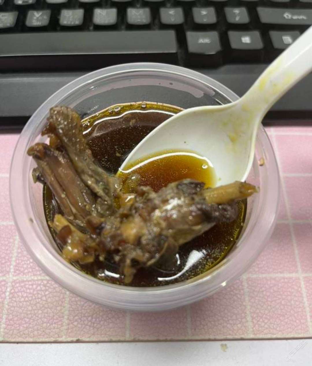 是不是妈妈们炖汤都喜欢放一堆料？浓浓的中药味-1.jpg