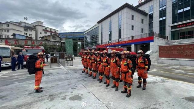 滚动丨四川泸定6.8级地震已造成65人遇难-1.jpg