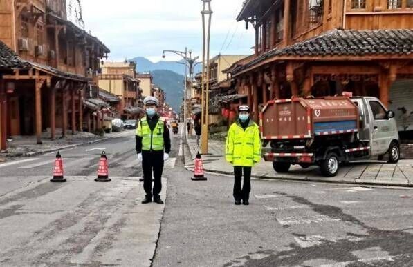 滚动更新丨“9·5”泸定地震已造成88人遇难-3.jpg