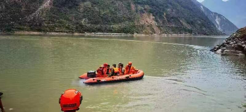滚动更新丨“9·5”泸定地震已造成88人遇难-27.jpg