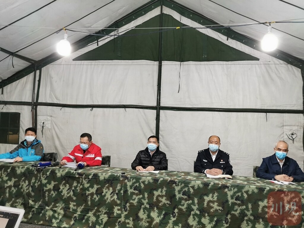 滚动更新丨“9·5”泸定地震已造成88人遇难-37.jpg