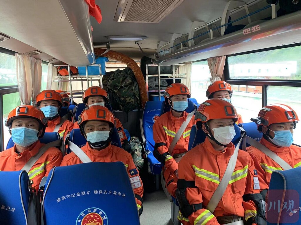 滚动更新丨“9·5”泸定地震已造成88人遇难-75.jpg