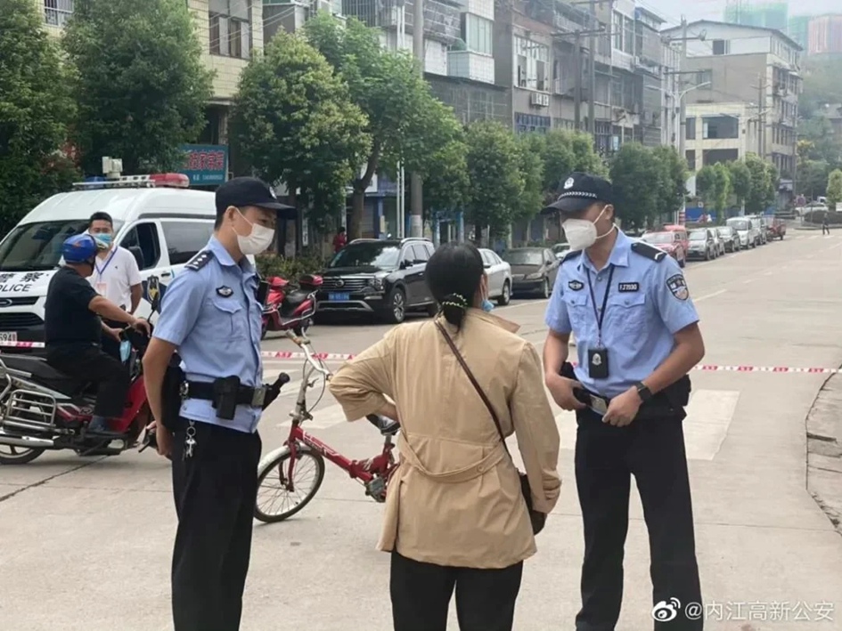 四川内江警方：水果店老板静默期间“擅自营业” 被行政处罚-4.jpg