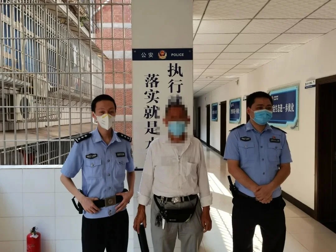 四川内江警方：水果店老板静默期间“擅自营业” 被行政处罚-6.jpg
