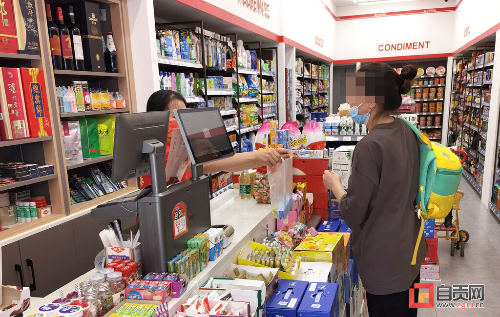 自贡疫情防控曝光台 | 无需检码、不规范戴口罩 高新区多家便利店小超市防疫措施不到位-2.jpg