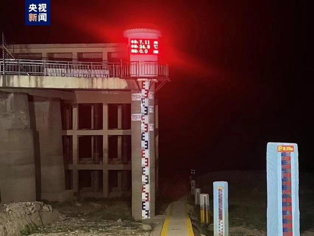 鄱阳湖刷新历史最低水位 江西首次发布枯水红色预警-2.jpg