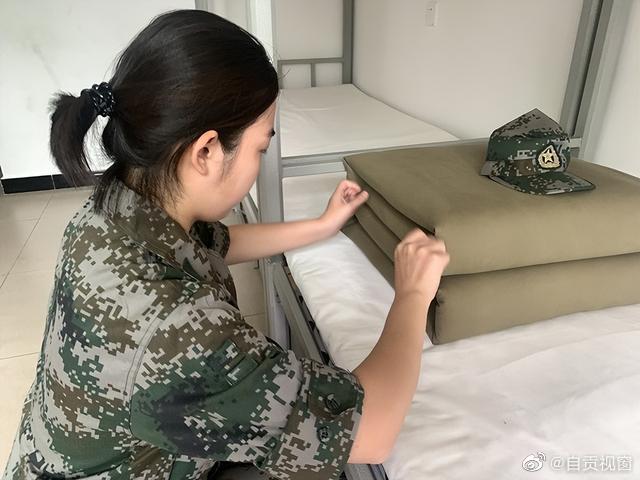 自贡抓实准女兵役前教育工作-1.jpg