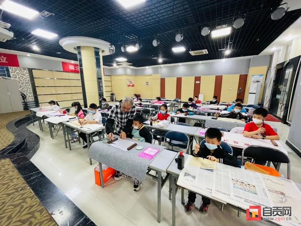 自贡市文化馆2022年秋季全民艺术普及免费培训班开班-3.jpg