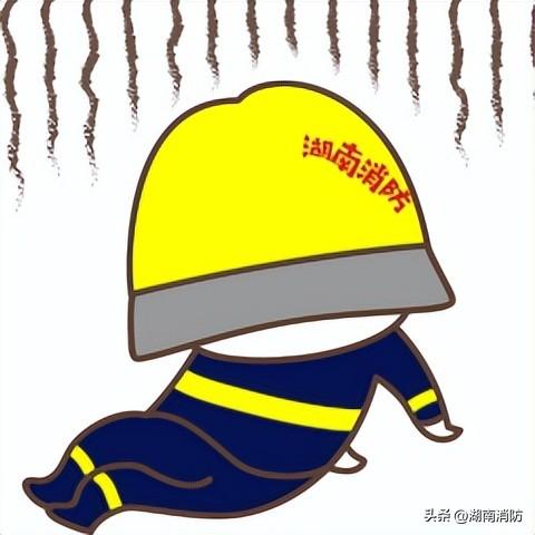 最可怕的一幕出现！工人掉入水泥罐被掩埋！-1.jpg