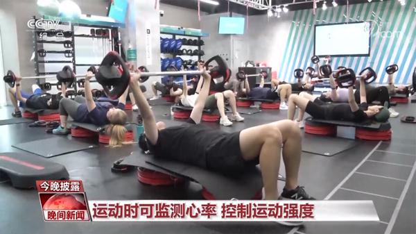 长期熬夜 21岁男子手术吸出10块血栓！-7.jpg