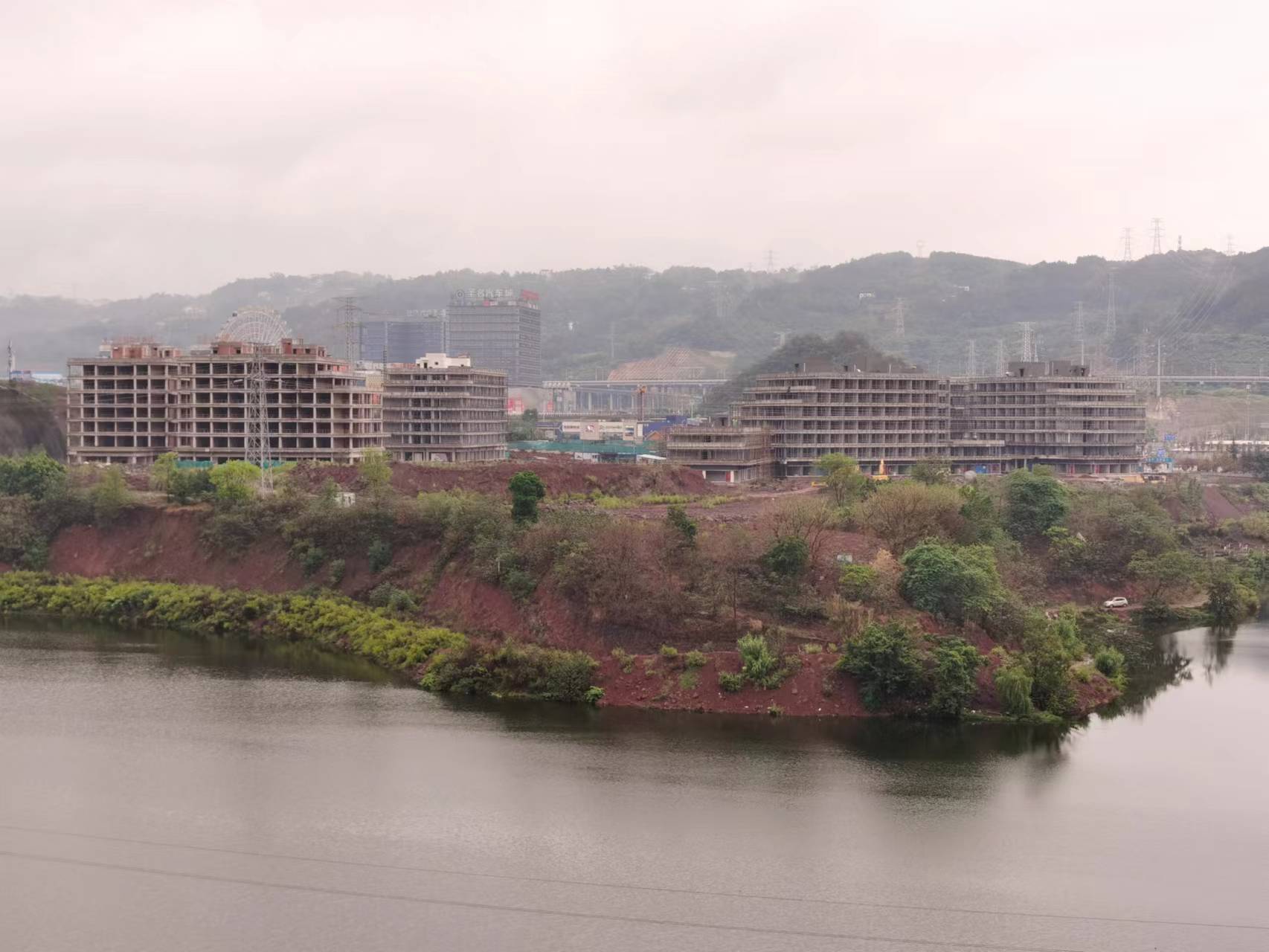 3人合伙花4200余万全款“团”下156套公寓后遭遇停工-3.jpg