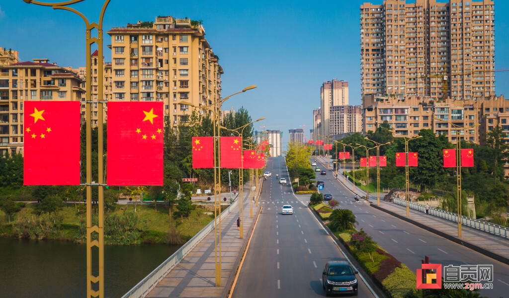 图片新闻｜自贡：满城绽放“中国红” 国庆氛围“别样浓”-1.jpg