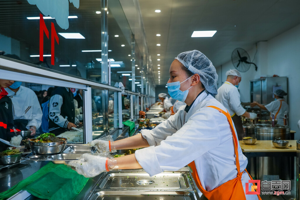 为食堂团餐传递家的味道——市城投集团嘉之润供应链以国企品质助推产业再升级-1.jpg
