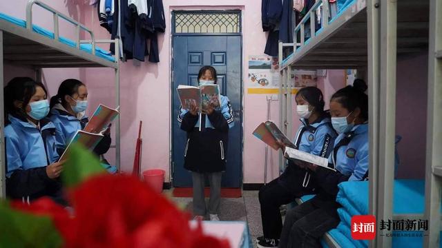 宿舍变“课堂” 四川昭觉县民族中学开启寝室小班教学-3.jpg