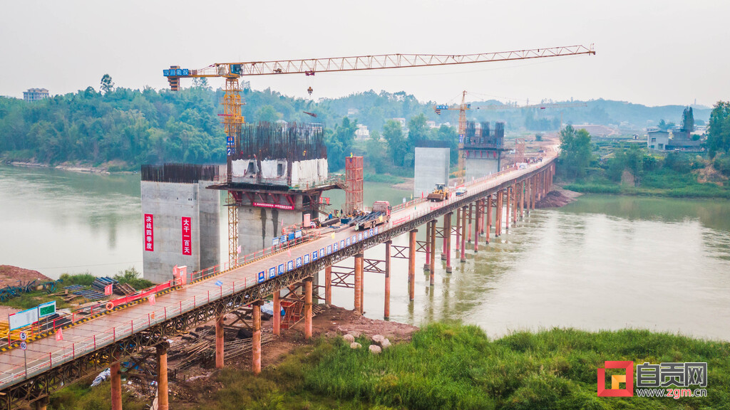 力争明年年底全面建成投用 S436东湖至富世段项目开足马力抓进度-2.jpg