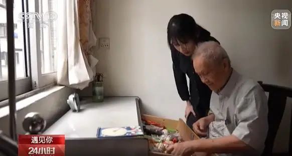 字里行间都是爱！86岁爷爷20年写4本日记记录孙女成长-5.jpg