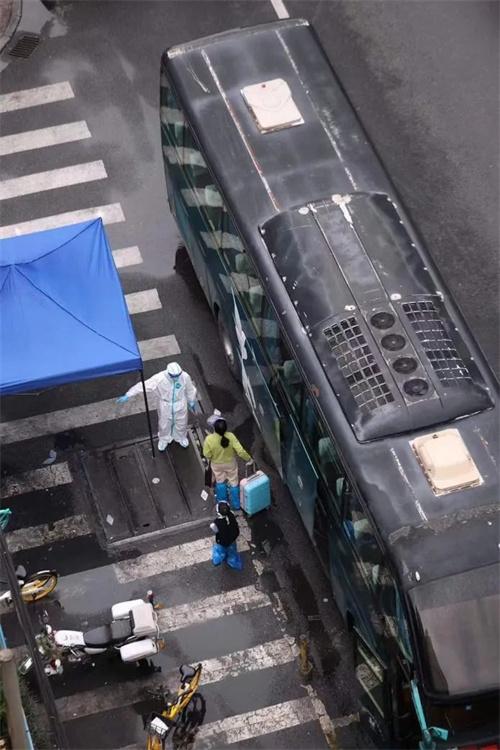 8天累计感染破万！广州迎战最严峻抗疫形势-4.jpg