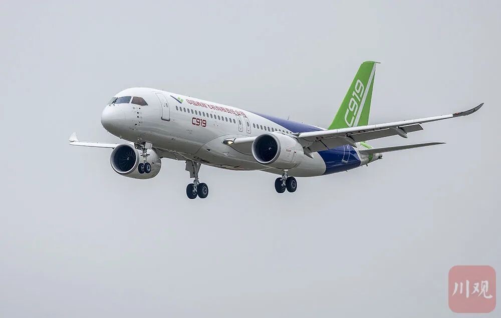 现场直击！国产大飞机C919首次飞抵成都-1.jpg