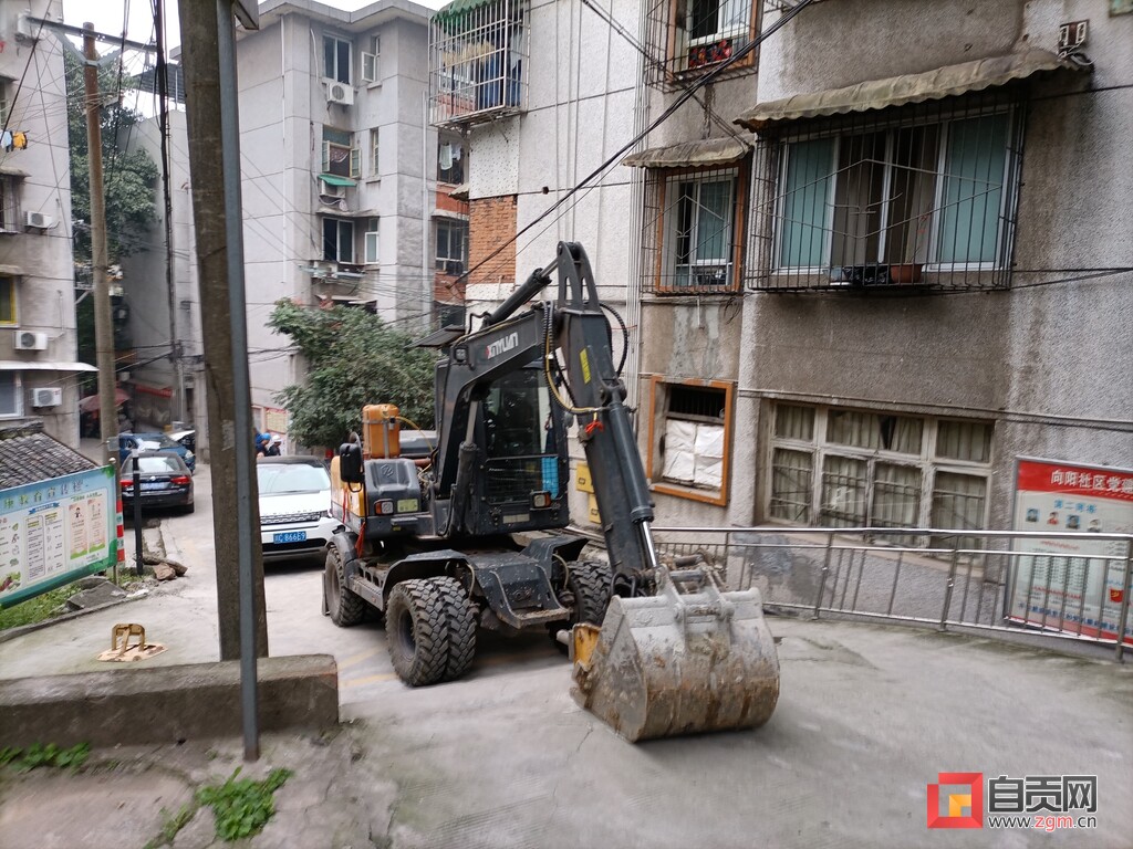 贡井区：花园路片区老旧小区改造工程开工-1.jpg
