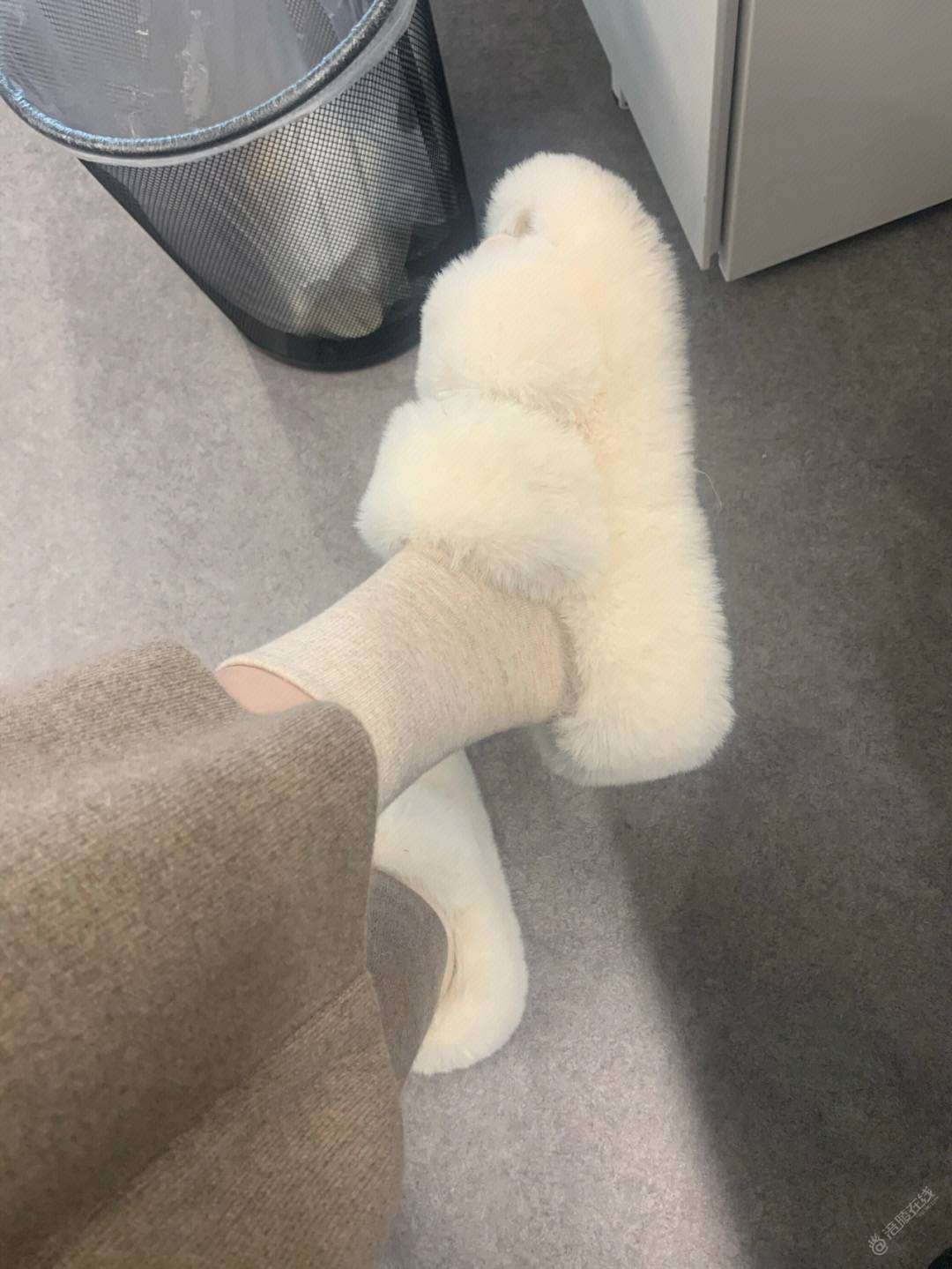 这鞋子好看是好看，可是真的能穿出去吗？搞得我好纠结-2.jpg