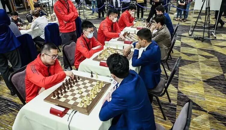 历史突破！四川运动员许翔宇李荻勇夺国际象棋世界冠军-2.jpg